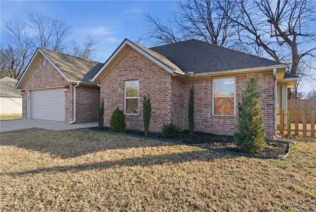 605 Jenkins Road, Prairie Grove, AR 72753