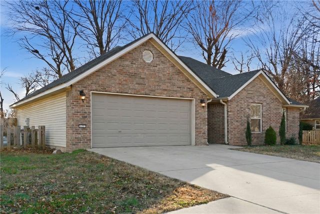 605 Jenkins Road, Prairie Grove, AR 72753