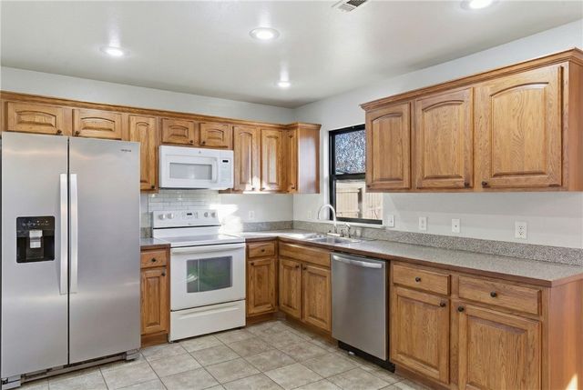 605 Jenkins Road, Prairie Grove, AR 72753