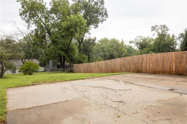 10607 Bellefontaine Avenue, Kansas City, MO 64137