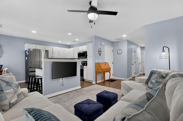 8673 Grassy Oak Trail, North Charleston, SC 29420
