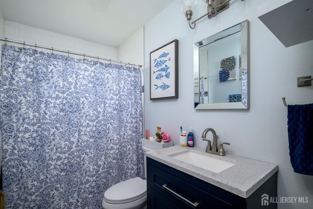 290 Grove Street, Woodbridge Proper, NJ 07095