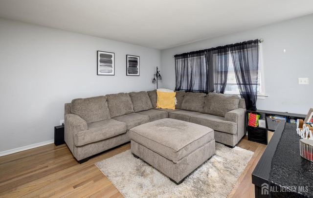290 Grove Street, Woodbridge Proper, NJ 07095