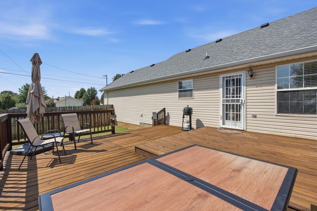 2095 Bolden Dr, Murfreesboro, TN 37127