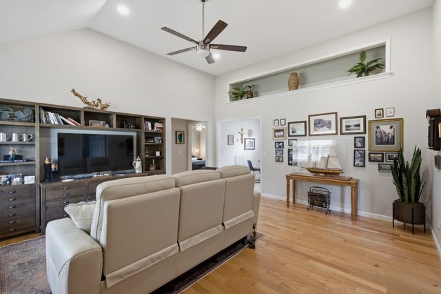 2095 Bolden Dr, Murfreesboro, TN 37127