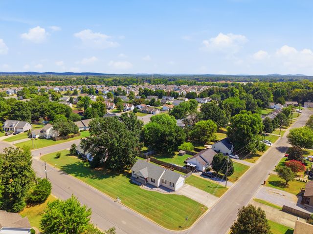 2095 Bolden Dr, Murfreesboro, TN 37127