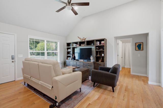 2095 Bolden Dr, Murfreesboro, TN 37127