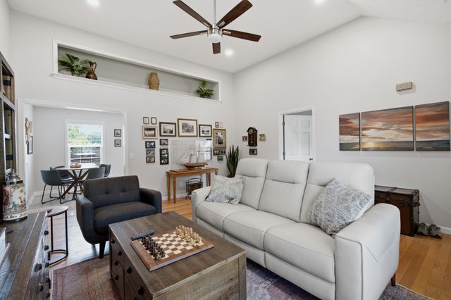 2095 Bolden Dr, Murfreesboro, TN 37127
