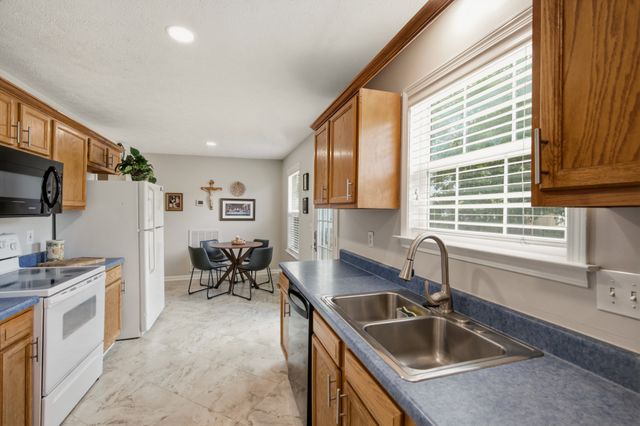 2095 Bolden Dr, Murfreesboro, TN 37127