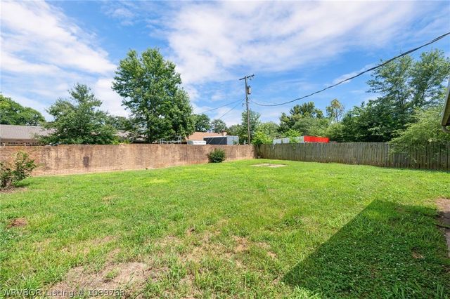 2213 S 66th Street, Fort Smith, AR 72903