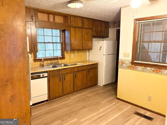 2356 Cambridge Street, Snellville, GA 30078