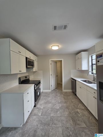 7833 LAKE AVENUE, Leeds, AL 35094