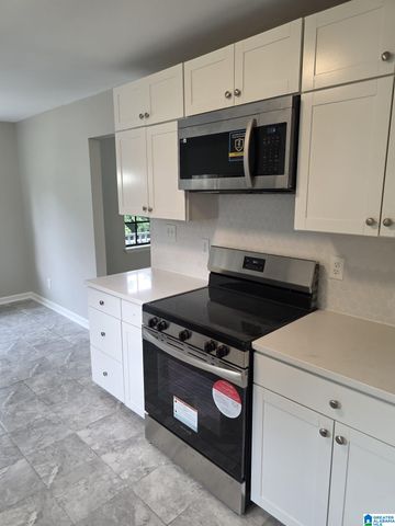 7833 LAKE AVENUE, Leeds, AL 35094