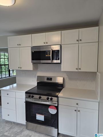7833 LAKE AVENUE, Leeds, AL 35094