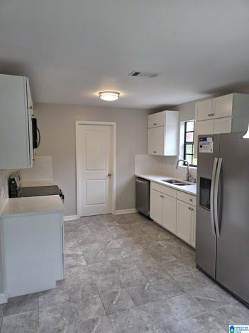 7833 LAKE AVENUE, Leeds, AL 35094