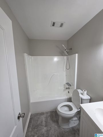 7833 LAKE AVENUE, Leeds, AL 35094
