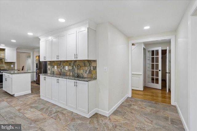 9812 CANAL RD, Montgomery Village, MD 20886