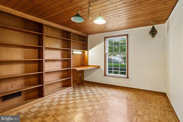 9812 CANAL RD, Montgomery Village, MD 20886