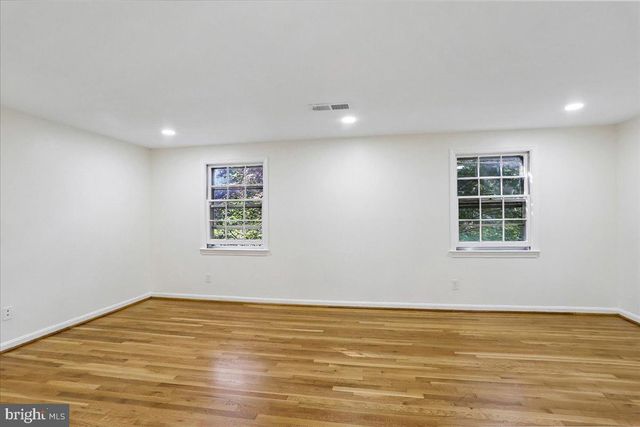 9812 CANAL RD, Montgomery Village, MD 20886