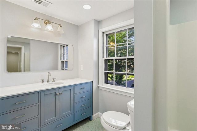 9812 CANAL RD, Montgomery Village, MD 20886