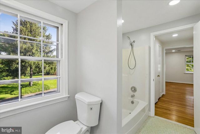 9812 CANAL RD, Montgomery Village, MD 20886