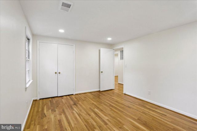 9812 CANAL RD, Montgomery Village, MD 20886