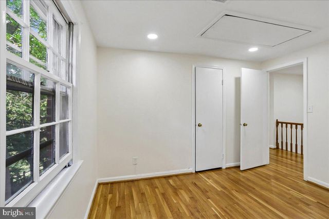 9812 CANAL RD, Montgomery Village, MD 20886