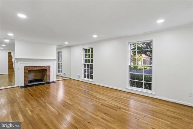9812 CANAL RD, Montgomery Village, MD 20886