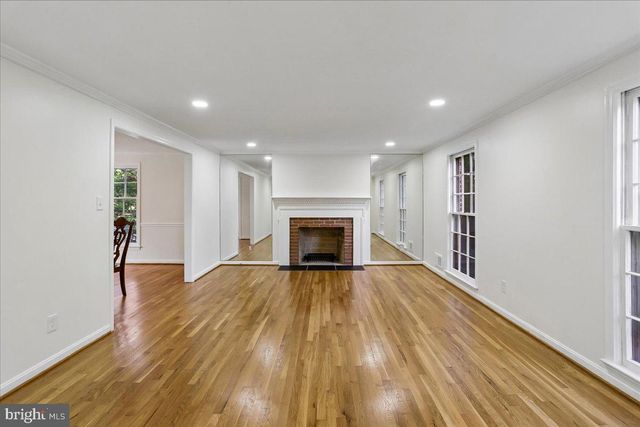 9812 CANAL RD, Montgomery Village, MD 20886