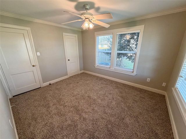 1514 Avenue F, Danbury, TX 77534