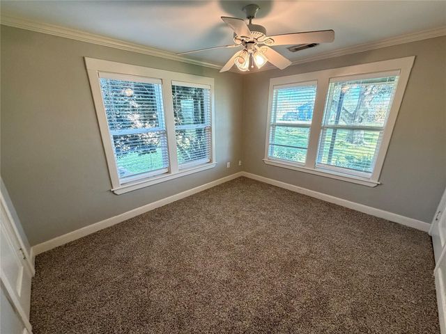 1514 Avenue F, Danbury, TX 77534