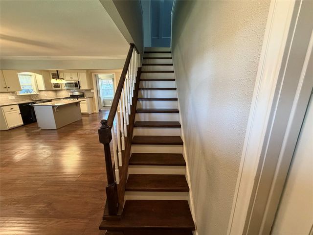 1514 Avenue F, Danbury, TX 77534