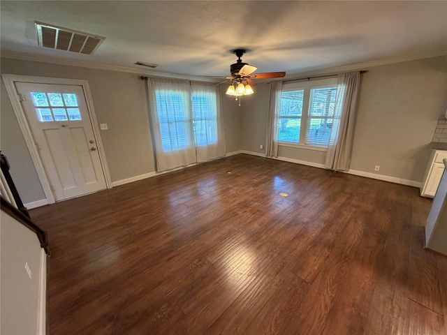 1514 Avenue F, Danbury, TX 77534