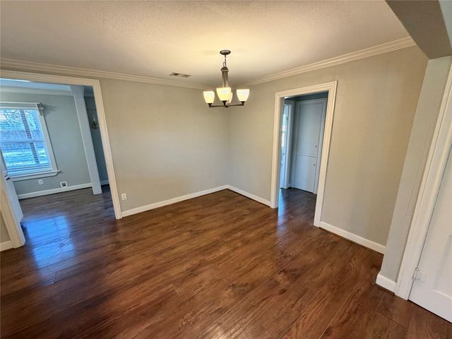 1514 Avenue F, Danbury, TX 77534