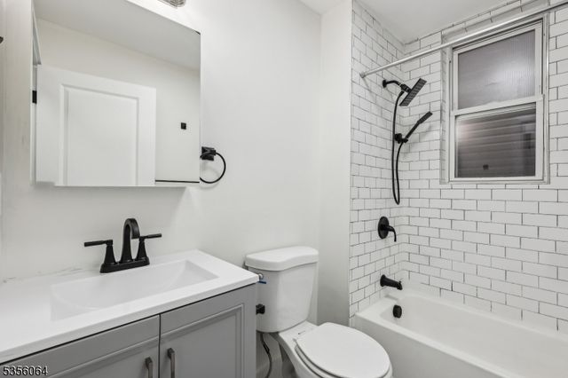 148 N 15Th St, East Orange City, NJ 07017