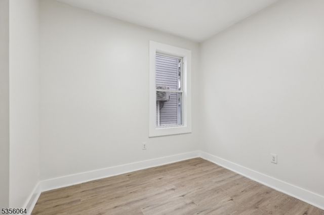 148 N 15Th St, East Orange City, NJ 07017