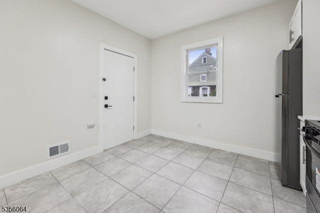 148 N 15Th St, East Orange City, NJ 07017