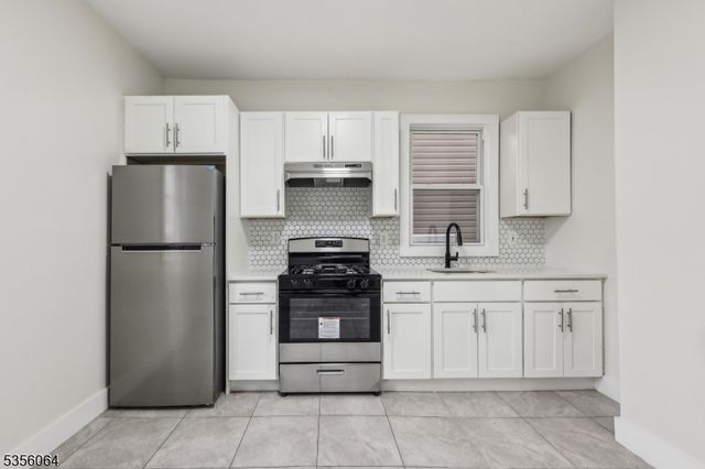 148 N 15Th St, East Orange City, NJ 07017