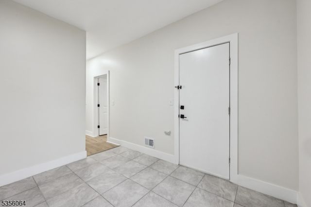 148 N 15Th St, East Orange City, NJ 07017