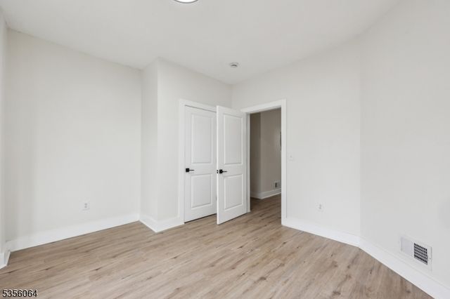 148 N 15Th St, East Orange City, NJ 07017