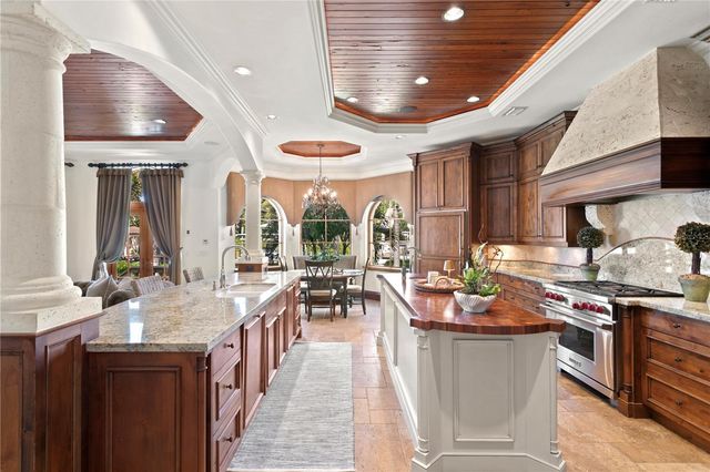 25 W SPANISH MAIN STREET, Tampa, FL 33609