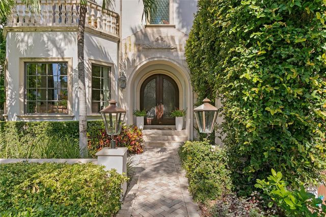 25 W SPANISH MAIN STREET, Tampa, FL 33609