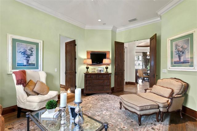 25 W SPANISH MAIN STREET, Tampa, FL 33609