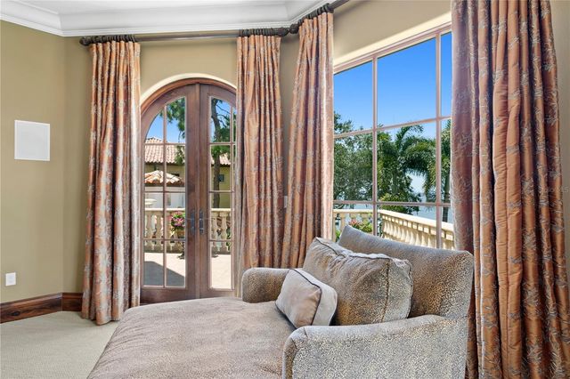 25 W SPANISH MAIN STREET, Tampa, FL 33609