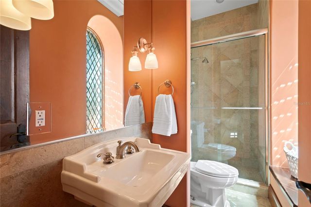 25 W SPANISH MAIN STREET, Tampa, FL 33609