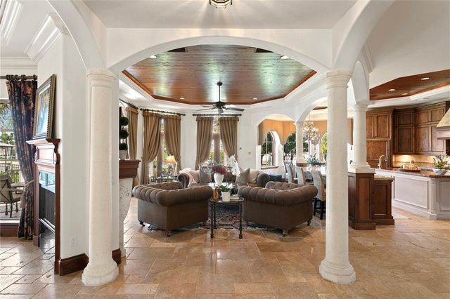 25 W SPANISH MAIN STREET, Tampa, FL 33609