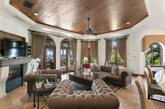 25 W SPANISH MAIN STREET, Tampa, FL 33609