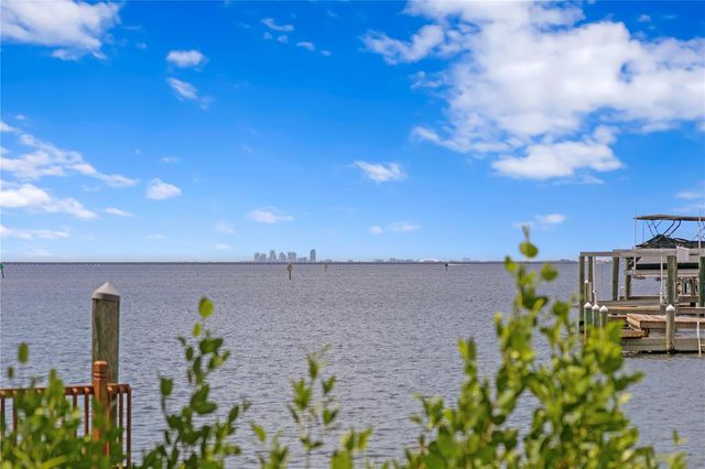 25 W SPANISH MAIN STREET, Tampa, FL 33609