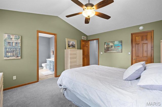 160 Coventry Way, Highland, IL 62249