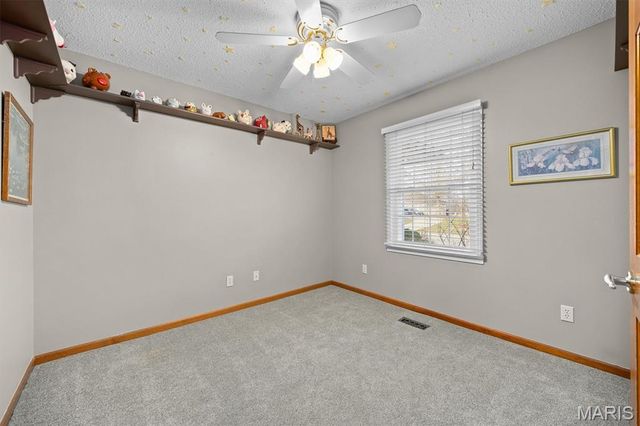 160 Coventry Way, Highland, IL 62249